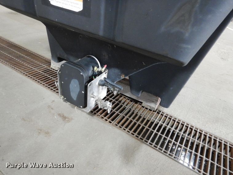 image for item AF9945 Salt Dog 2000 spreader