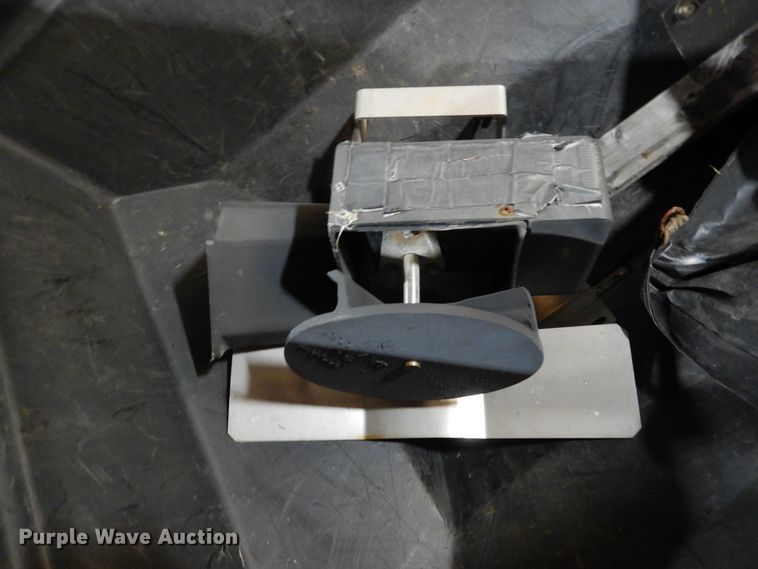 image for item AF9945 Salt Dog 2000 spreader