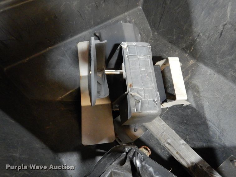 image for item AF9945 Salt Dog 2000 spreader