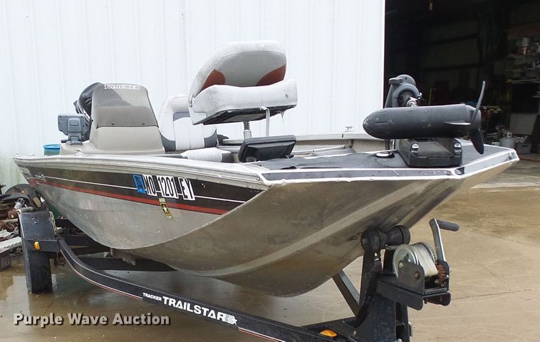 image for item DC2914 2002 Tracker Pro Crappie 175  boat