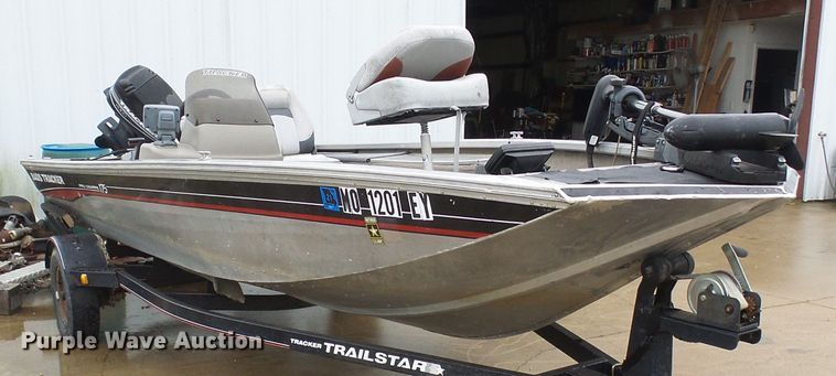 image for item DC2914 2002 Tracker Pro Crappie 175  boat