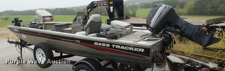image for item DC2914 2002 Tracker Pro Crappie 175  boat
