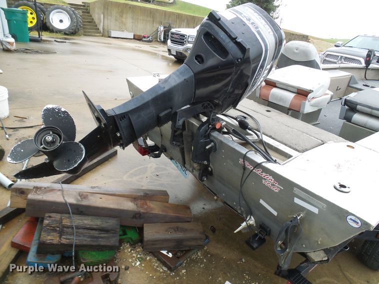 image for item DC2914 2002 Tracker Pro Crappie 175  boat