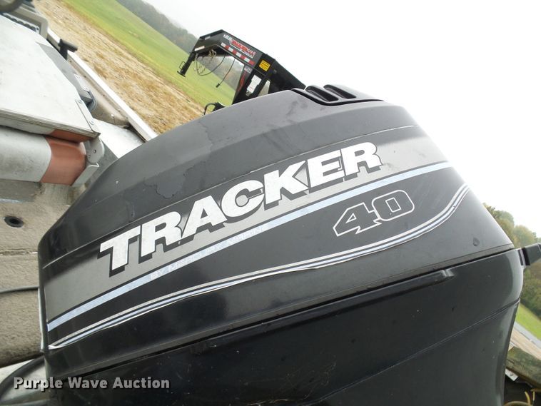image for item DC2914 2002 Tracker Pro Crappie 175  boat