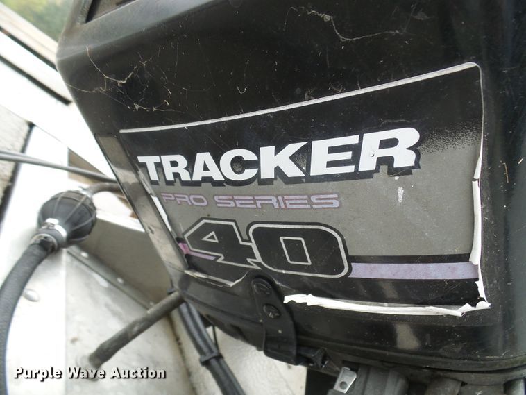 image for item DC2914 2002 Tracker Pro Crappie 175  boat