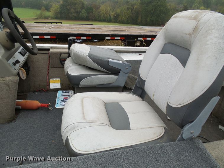 image for item DC2914 2002 Tracker Pro Crappie 175  boat