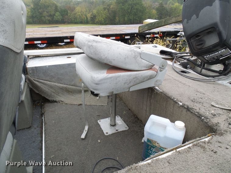 image for item DC2914 2002 Tracker Pro Crappie 175  boat