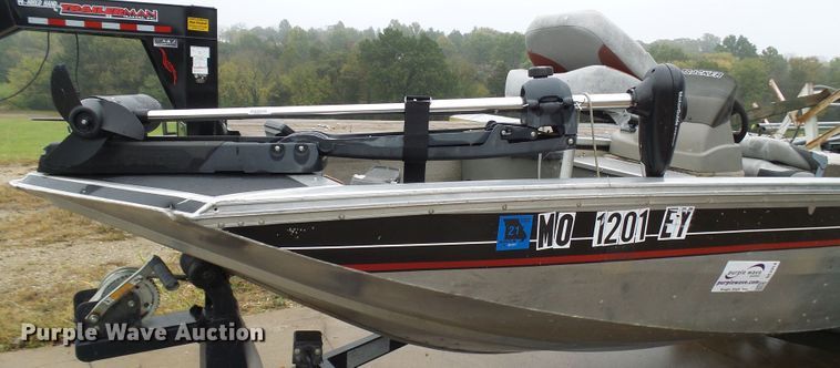 image for item DC2914 2002 Tracker Pro Crappie 175  boat