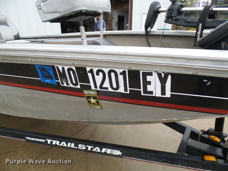 image for item DC2914 2002 Tracker Pro Crappie 175  boat