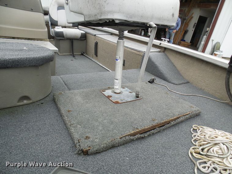 image for item DC2914 2002 Tracker Pro Crappie 175  boat