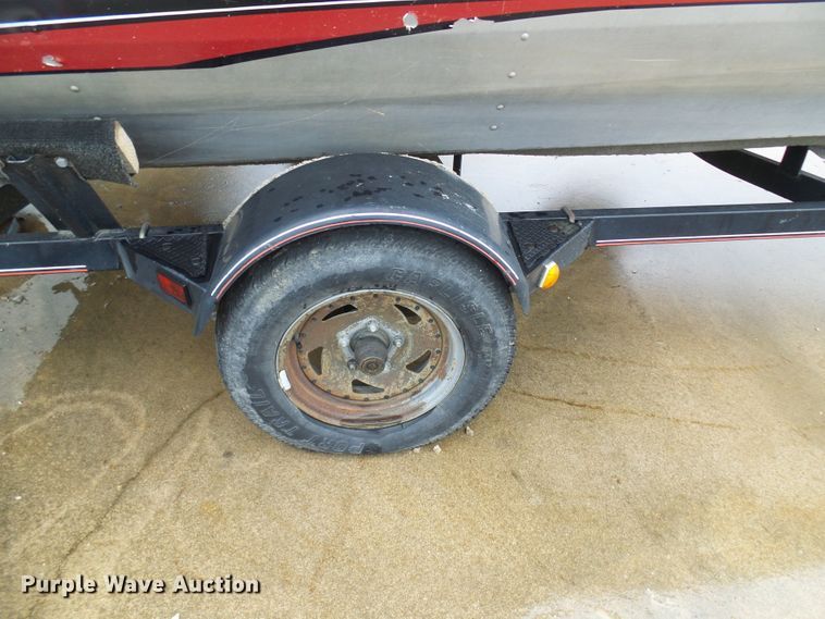 image for item DC2914 2002 Tracker Pro Crappie 175  boat