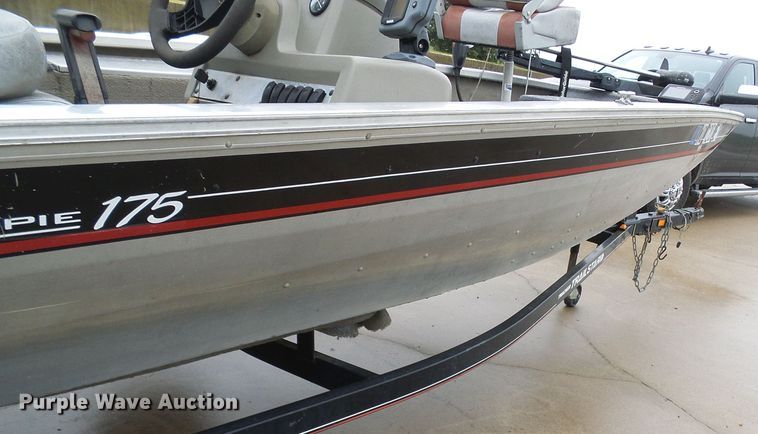 image for item DC2914 2002 Tracker Pro Crappie 175  boat