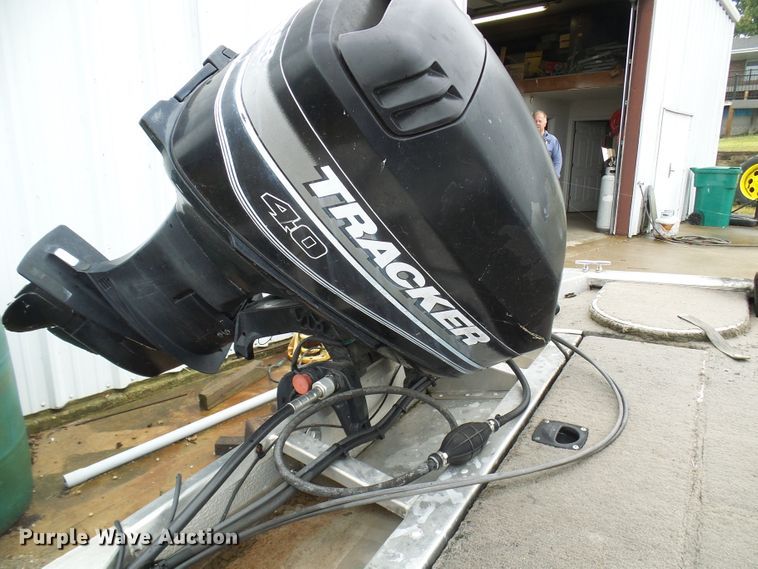 image for item DC2914 2002 Tracker Pro Crappie 175  boat