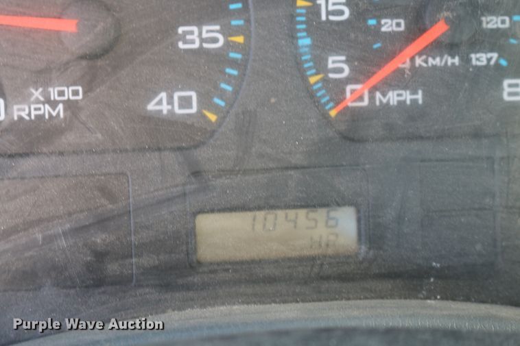 image for item DD6153 2007 International 4300  truck cab and chassis