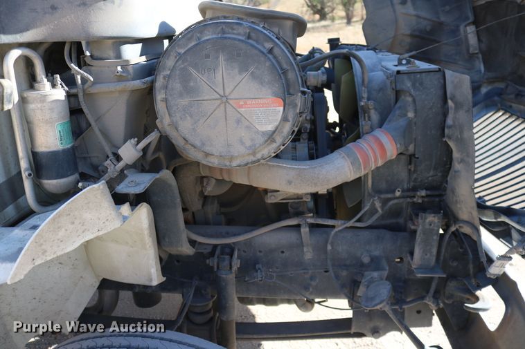 image for item DD6153 2007 International 4300  truck cab and chassis