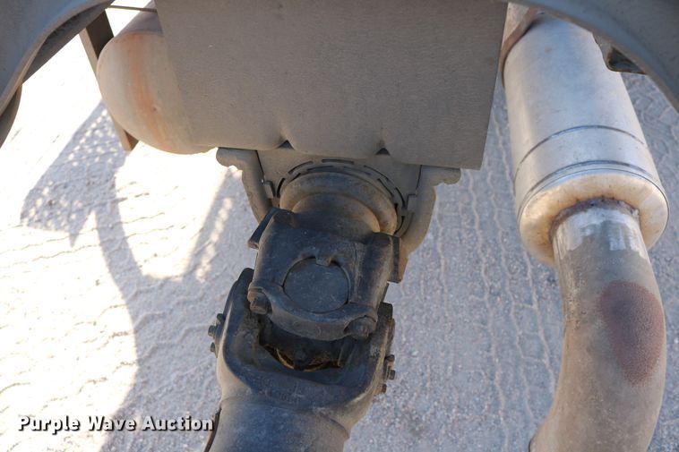 image for item DD6153 2007 International 4300  truck cab and chassis