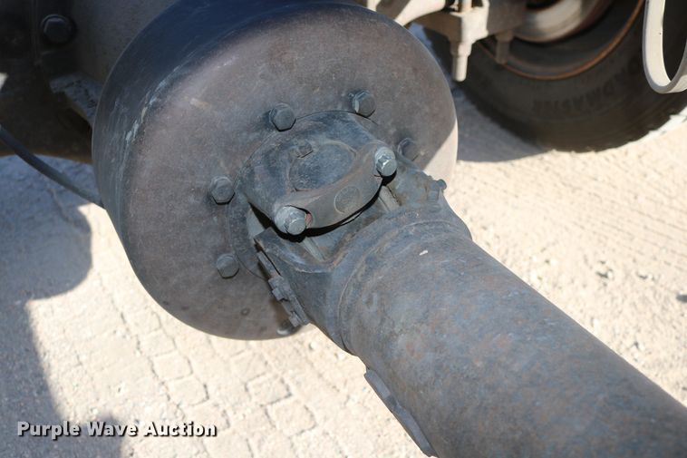 image for item DD6153 2007 International 4300  truck cab and chassis