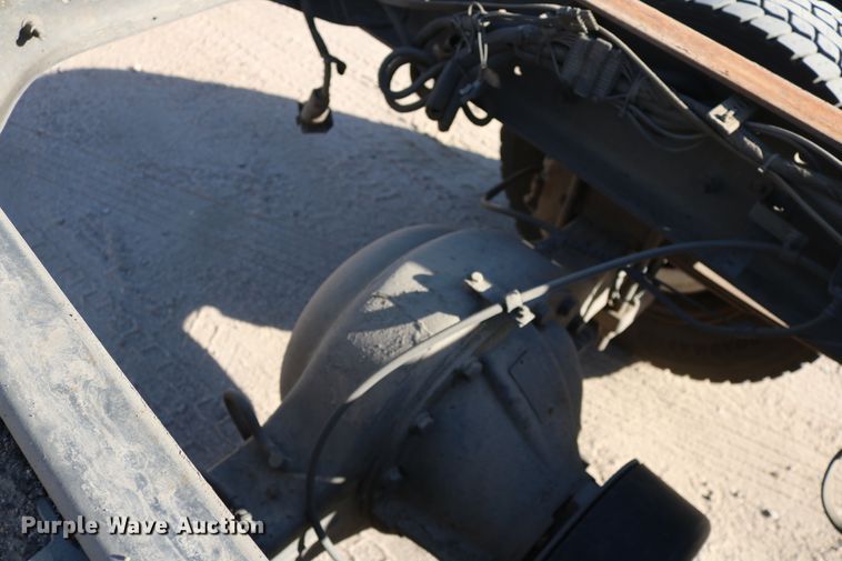 image for item DD6153 2007 International 4300  truck cab and chassis