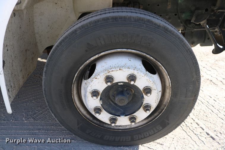 image for item DD6153 2007 International 4300  truck cab and chassis