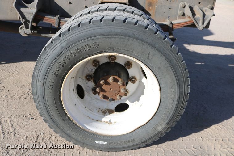 image for item DD6153 2007 International 4300  truck cab and chassis