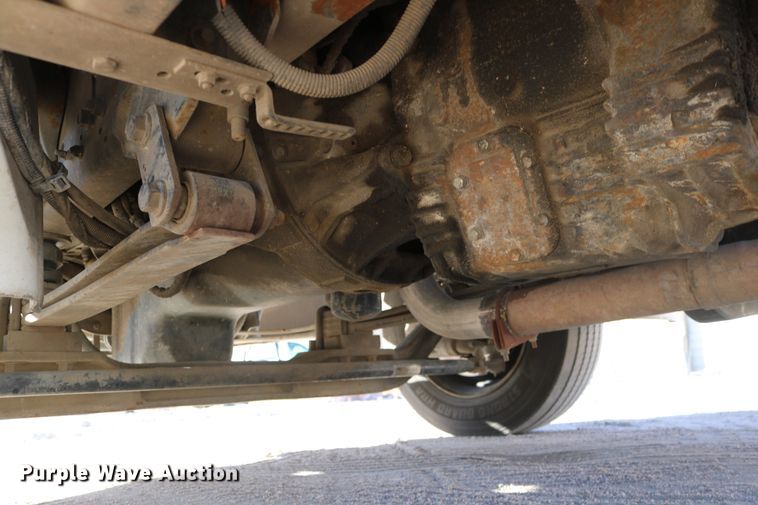 image for item DD6153 2007 International 4300  truck cab and chassis