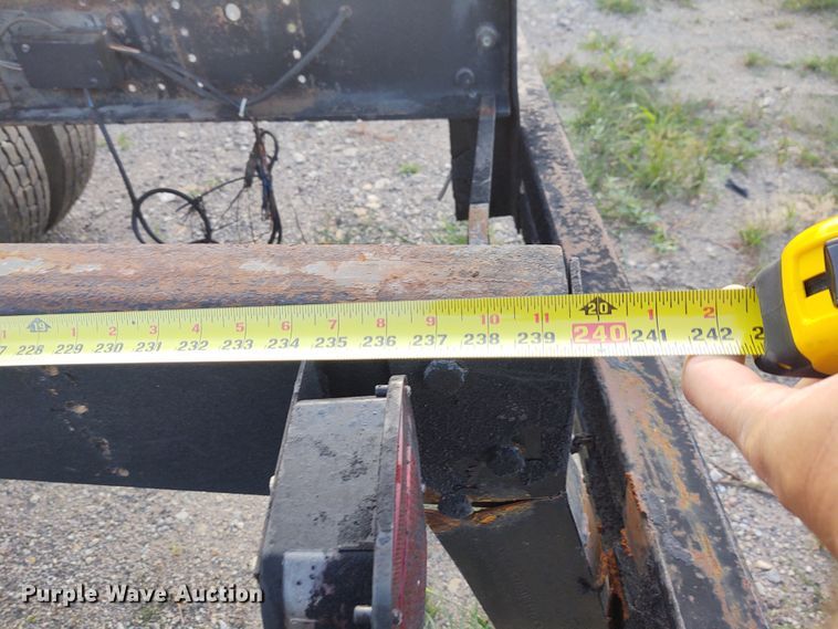 image for item DE7006 2001 GMC T6600  truck cab and chassis