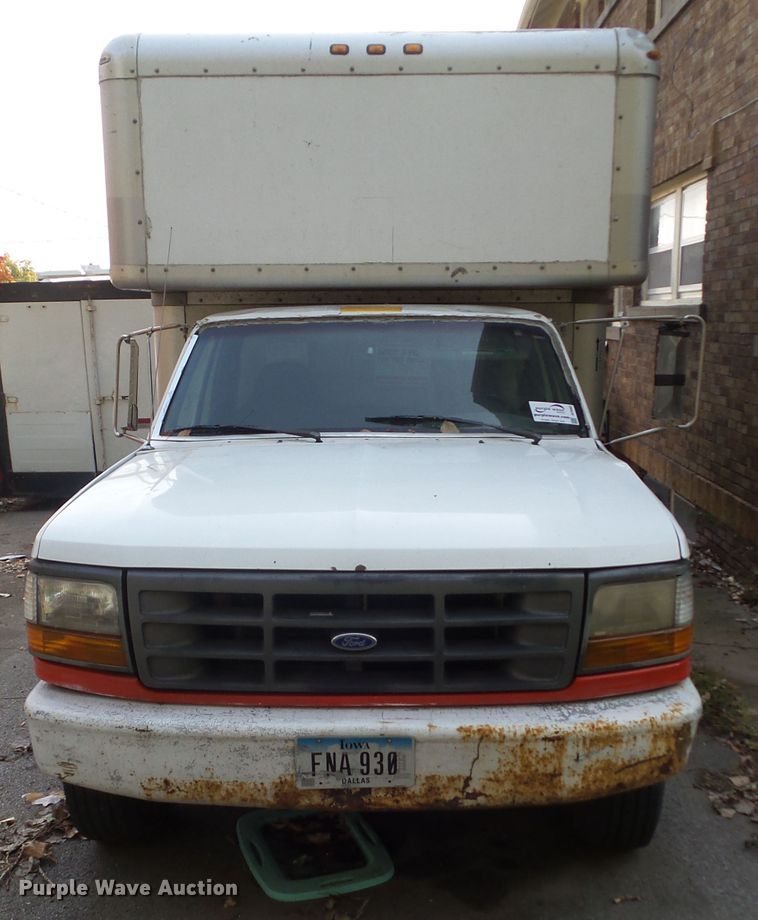 image for item DF0902 1997 Ford F350 XL  box truck