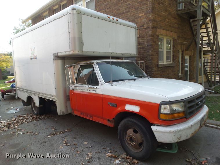 image for item DF0902 1997 Ford F350 XL  box truck