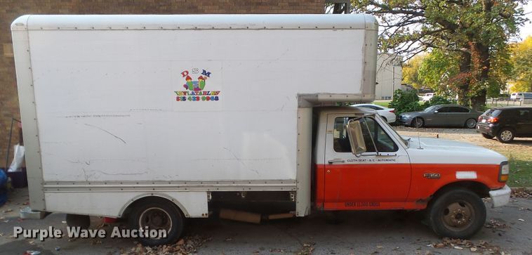 image for item DF0902 1997 Ford F350 XL  box truck