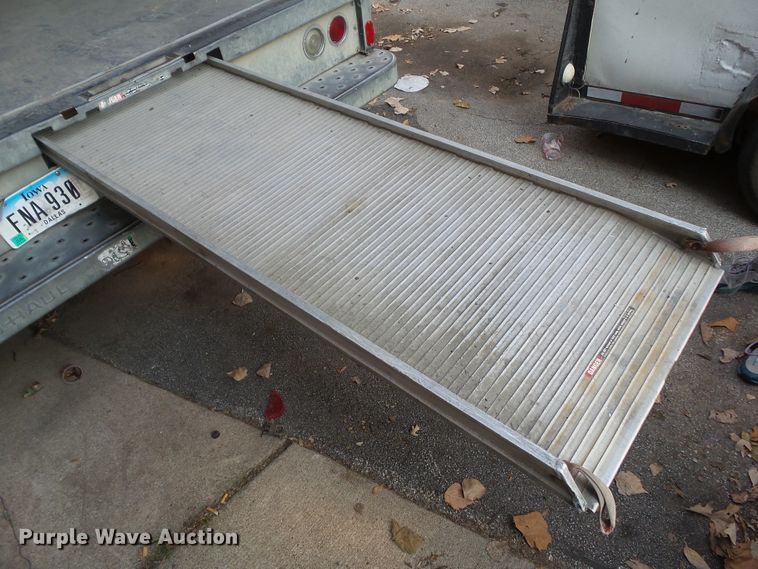 image for item DF0902 1997 Ford F350 XL  box truck