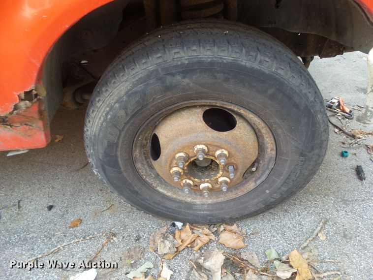 image for item DF0902 1997 Ford F350 XL  box truck