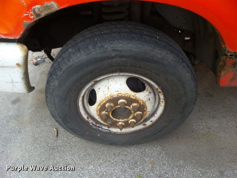 image for item DF0902 1997 Ford F350 XL  box truck