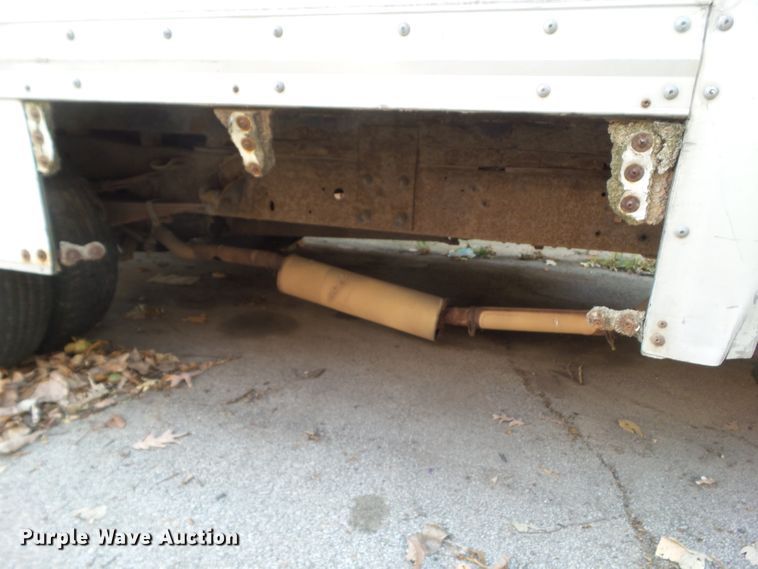 image for item DF0902 1997 Ford F350 XL  box truck