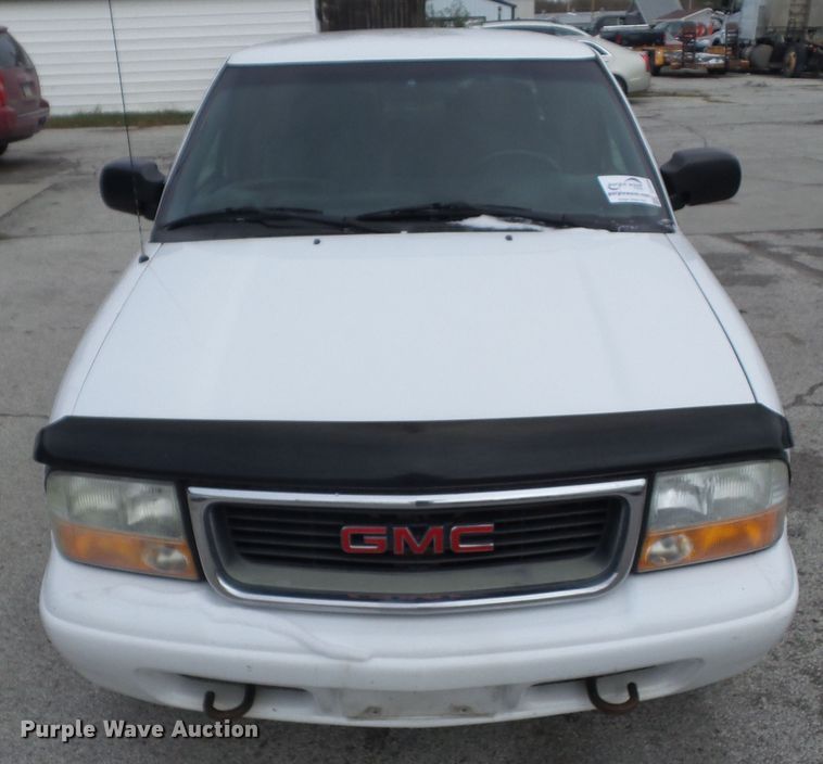 image for item DF0930 2002 GMC Sonoma  Crew Cab pickup truck