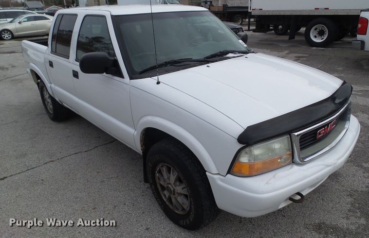 image for item DF0930 2002 GMC Sonoma  Crew Cab pickup truck