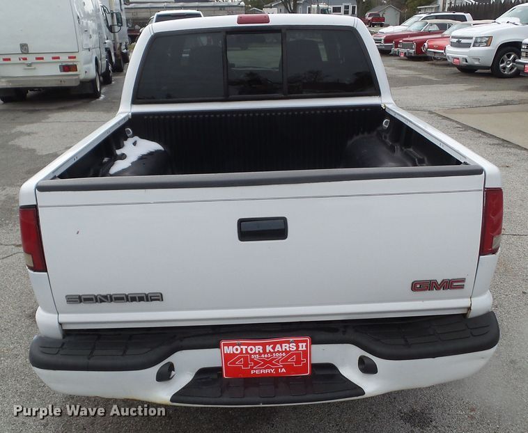 image for item DF0930 2002 GMC Sonoma  Crew Cab pickup truck
