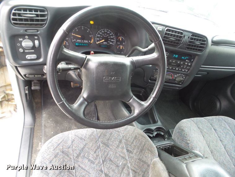 image for item DF0930 2002 GMC Sonoma  Crew Cab pickup truck