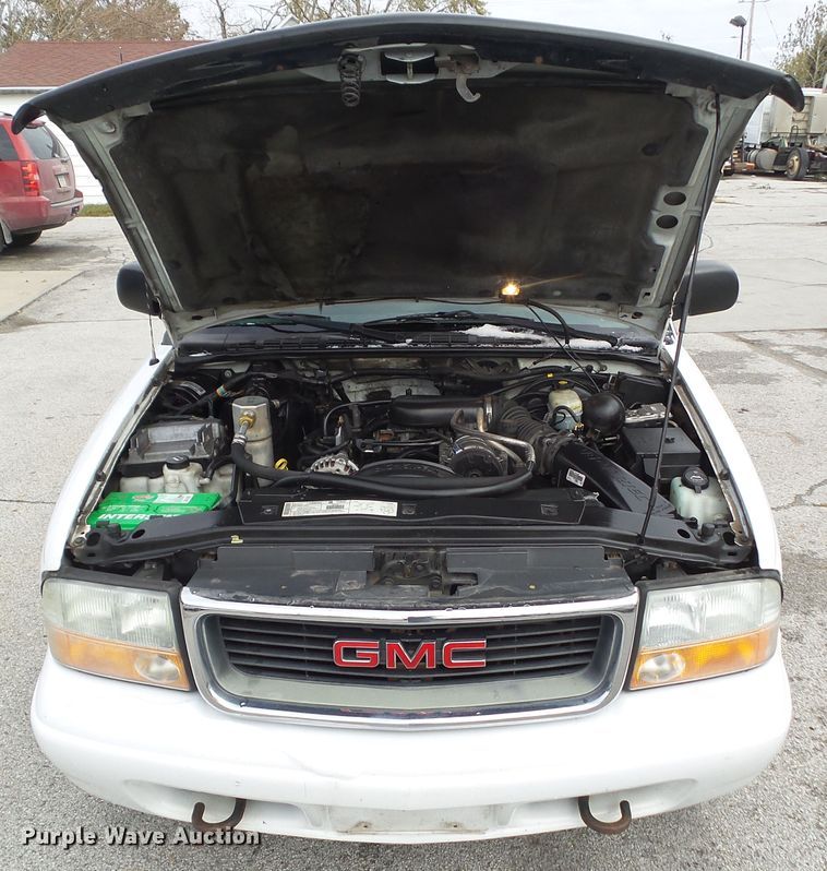 image for item DF0930 2002 GMC Sonoma  Crew Cab pickup truck