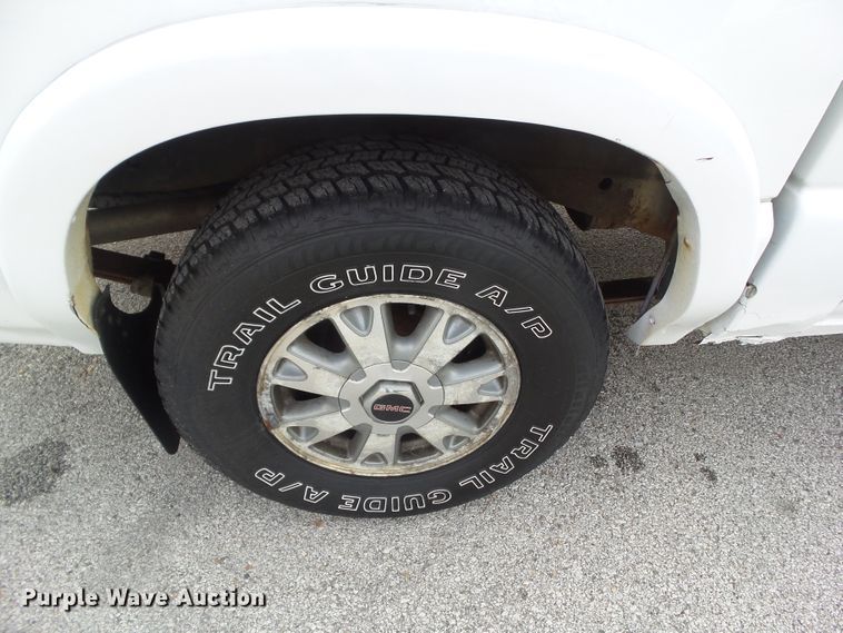 image for item DF0930 2002 GMC Sonoma  Crew Cab pickup truck
