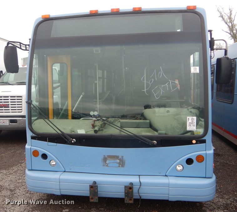 image for item DF3081 2007 Gillig G27D102N4 shuttle bus