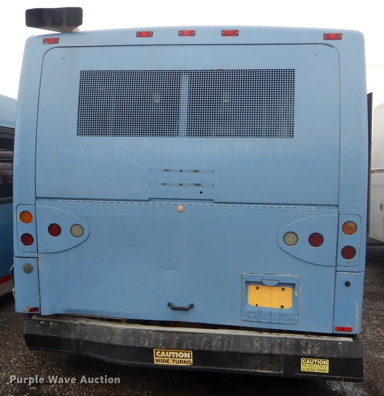 image for item DF3081 2007 Gillig G27D102N4 shuttle bus