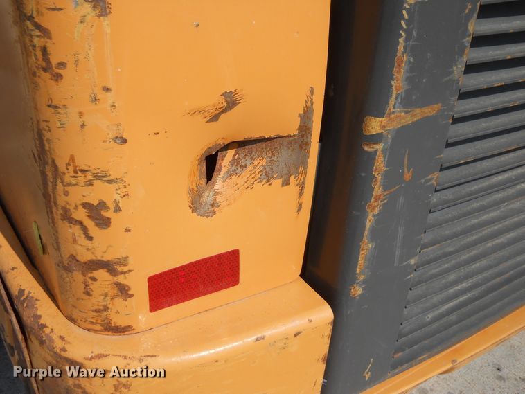 image for item DF4517 2015 Case SR270  skid steer loader