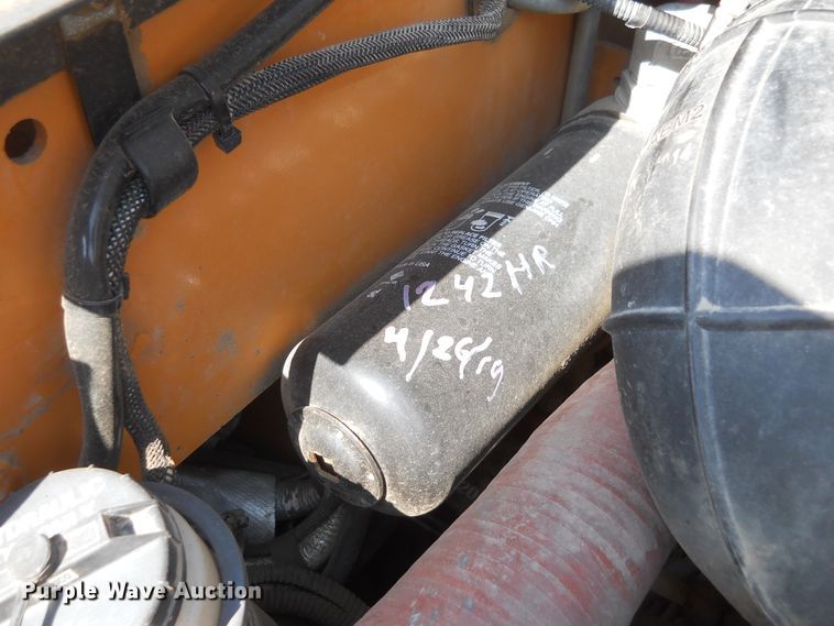 image for item DF4517 2015 Case SR270  skid steer loader