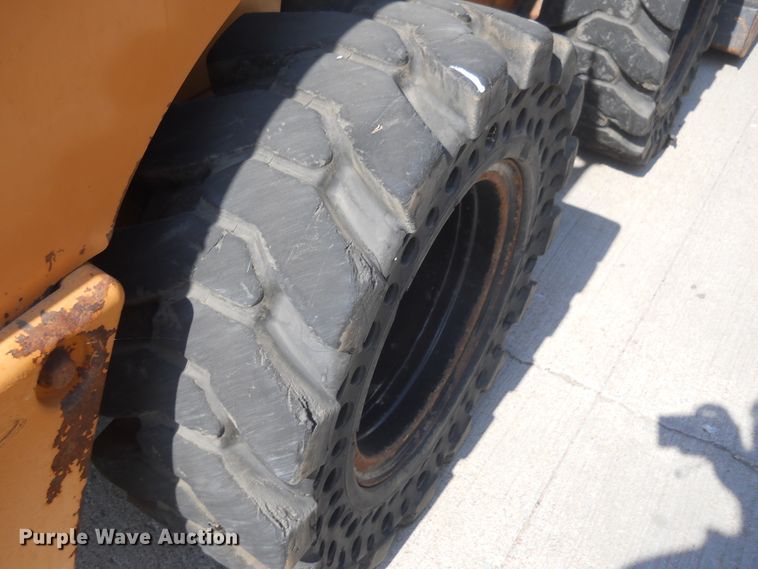 image for item DF4517 2015 Case SR270  skid steer loader