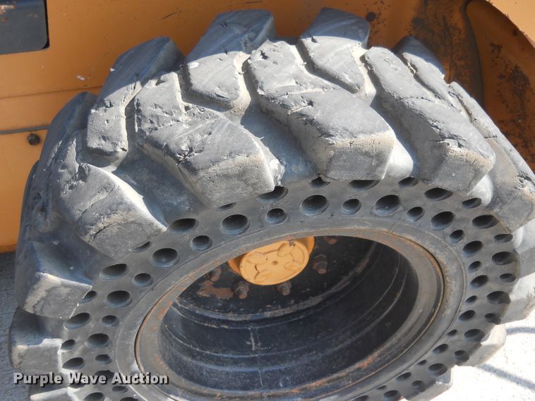 image for item DF4517 2015 Case SR270  skid steer loader