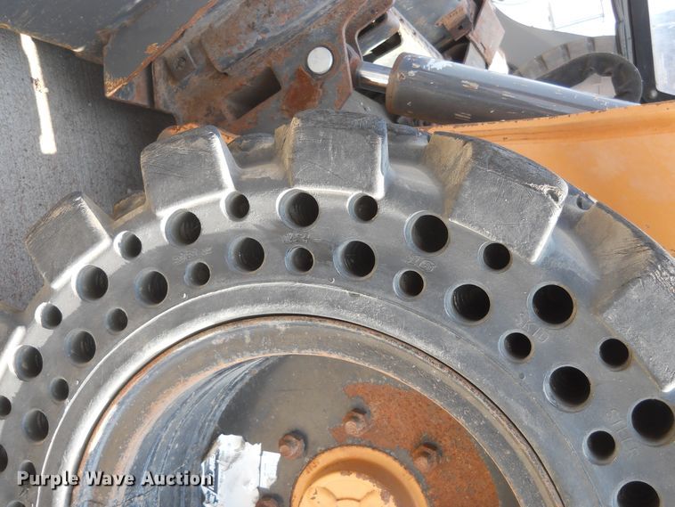 image for item DF4517 2015 Case SR270  skid steer loader