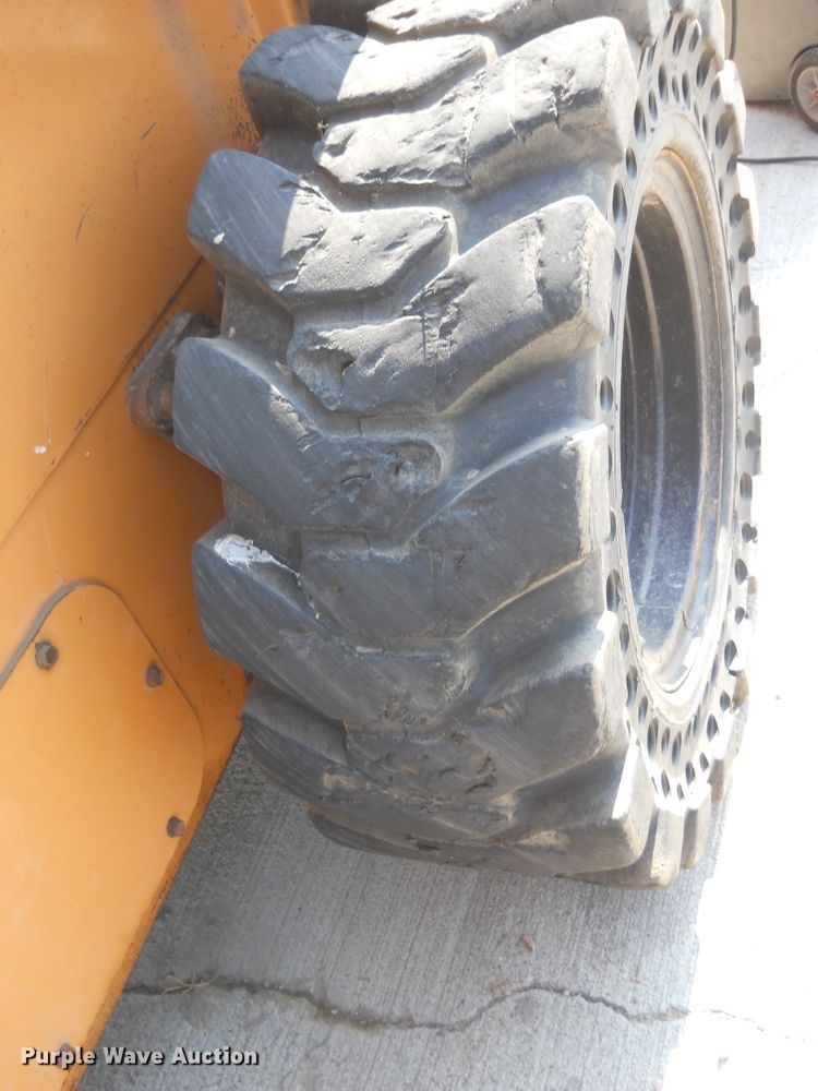 image for item DF4517 2015 Case SR270  skid steer loader