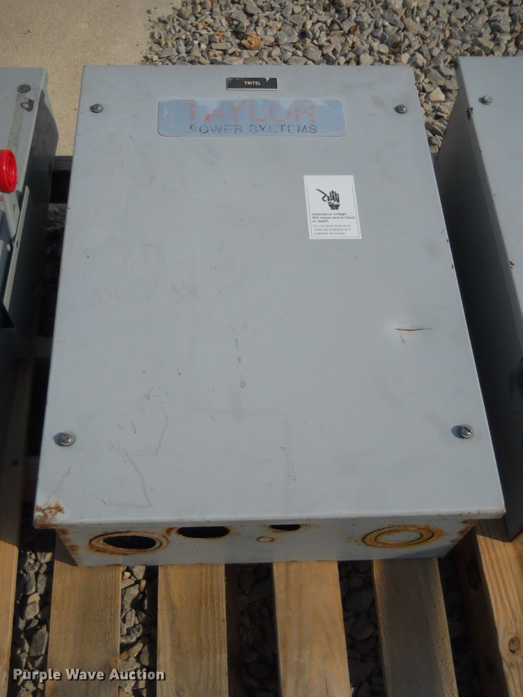 image for item DF4556 (3) power disconnects