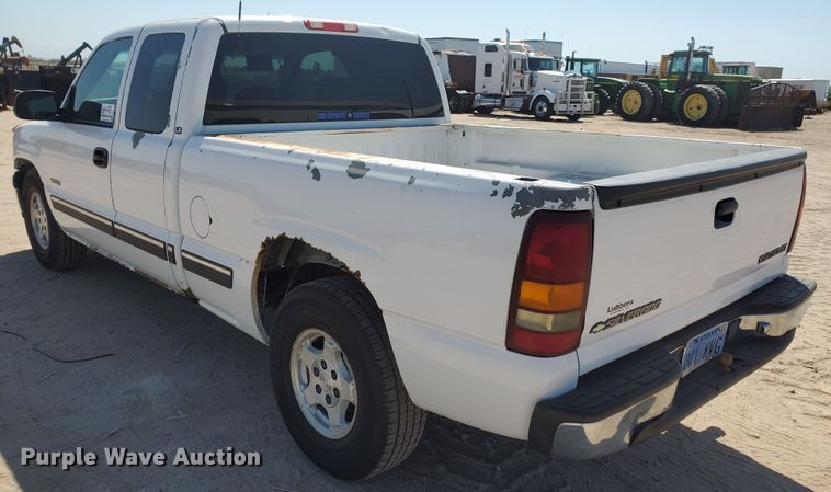 image for item DF5702 2001 Chevrolet Silverado 1500  Ext. Cab pickup truck