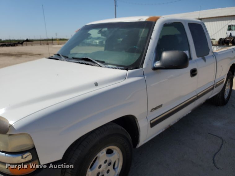image for item DF5702 2001 Chevrolet Silverado 1500  Ext. Cab pickup truck